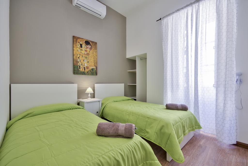 Valletta Luxe 3-Bedroom Duplex Penthouse With Sea View Terrace And Jacuzzi Exterior photo
